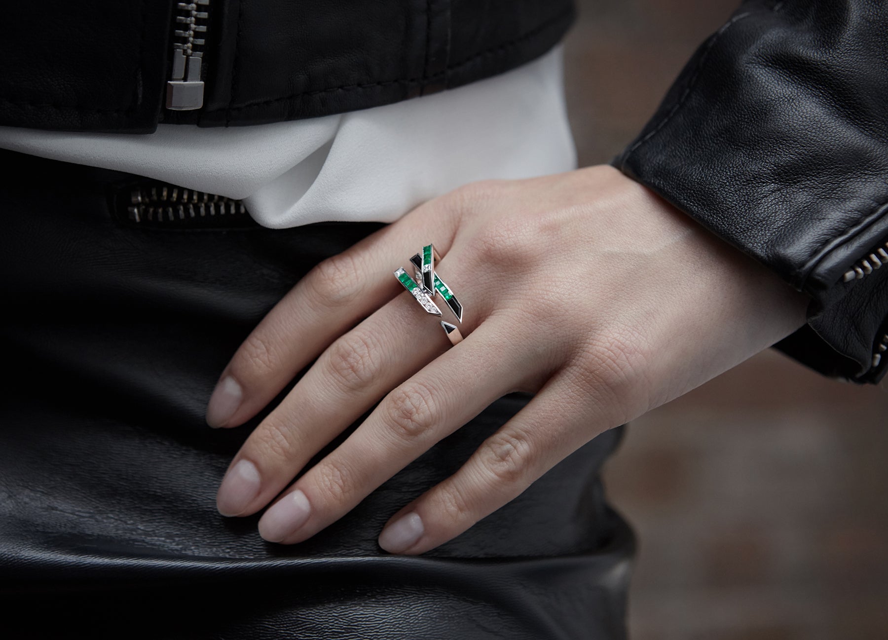 Electric Night Emerald Wing Ring