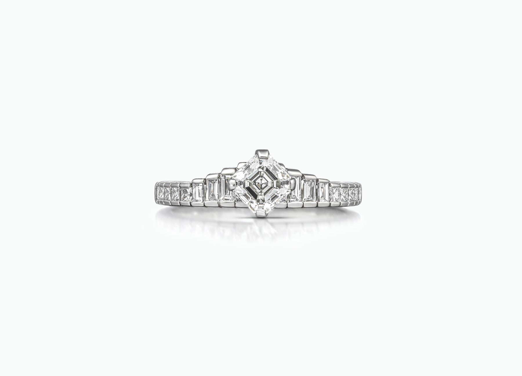 TIARA PLATINUM DIAMOND ENGAGEMENT RING