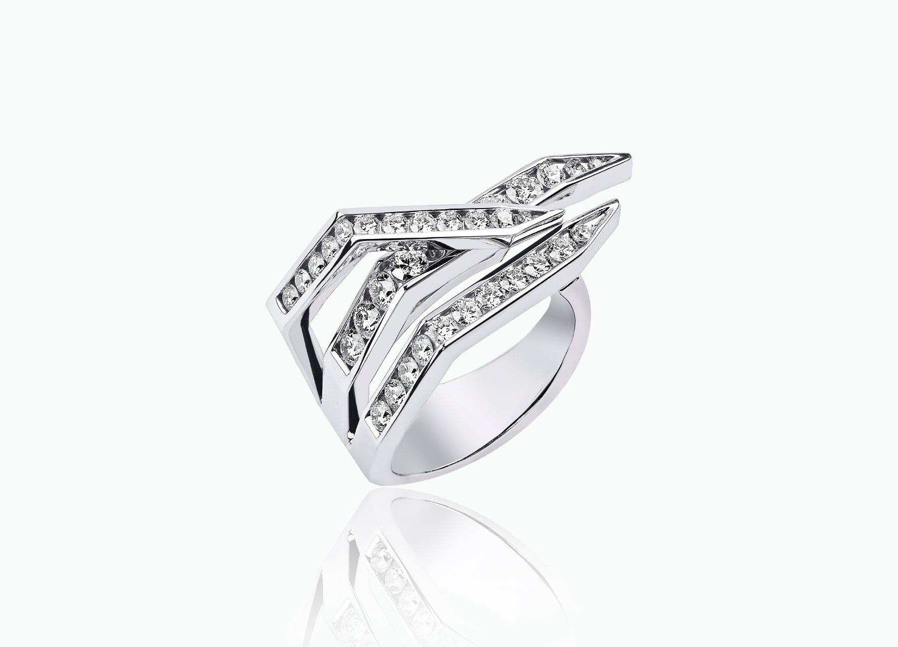 ROUND DIAMOND WING RING